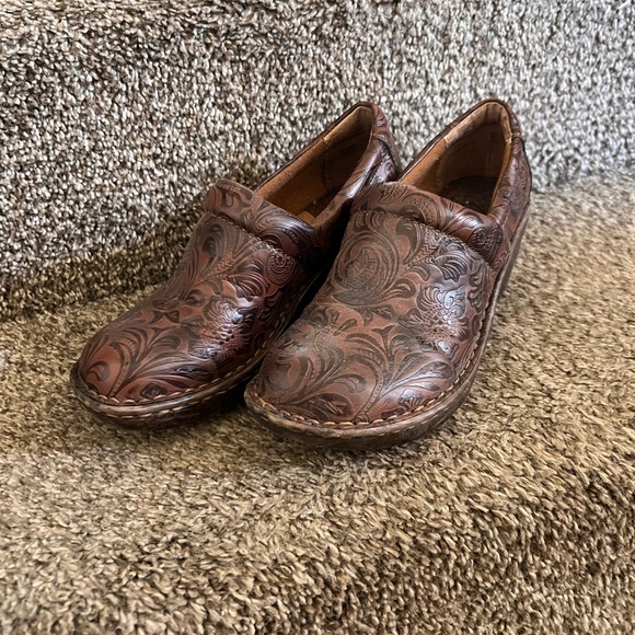 Clogs - Picture 2 of 3